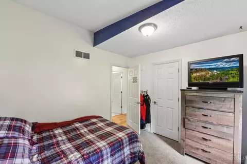 Bedroom - 328 Nightwind Dr, Maineville, OH 45039 photo 5 of 8