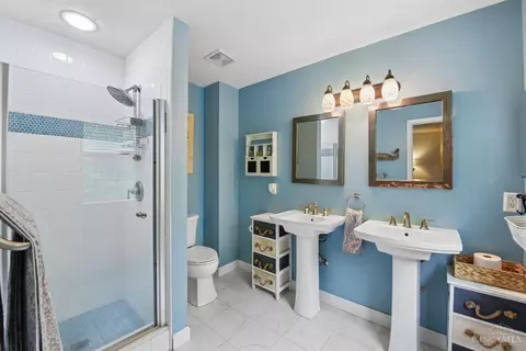 Bath - 328 Nightwind Dr, Maineville, OH 45039 photo 1 of 2