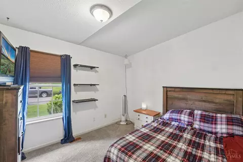 Bedroom - 328 Nightwind Dr, Maineville, OH 45039 photo 4 of 8