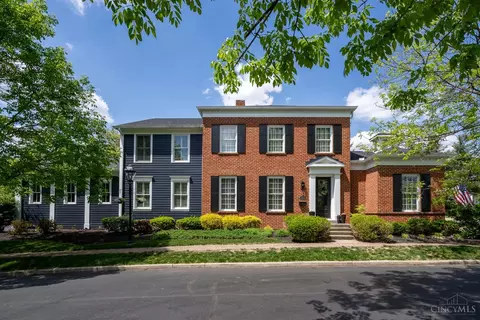 7703 Cooper Rd, Montgomery, OH 45242