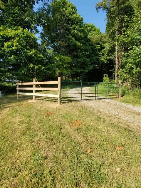 14703 Brier Hill Rd, Paint Twp, OH 45612