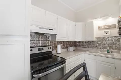 Kitchen - 9495 Morrow Cozaddale Rd, Morrow, OH 45152 photo 1 of 3