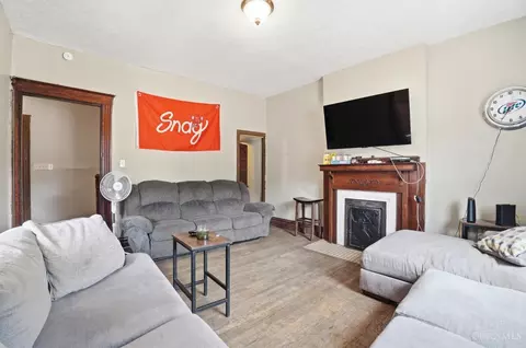 Living - 2661 Bellevue Ave, Cincinnati, OH 45219 photo 2 of 2