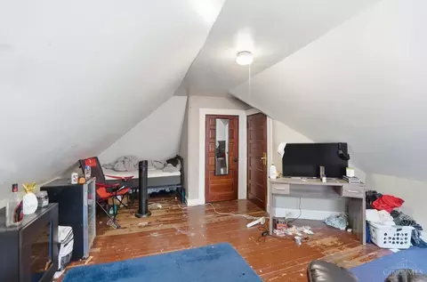 Bedroom - 2661 Bellevue Ave, Cincinnati, OH 45219 photo 9 of 9