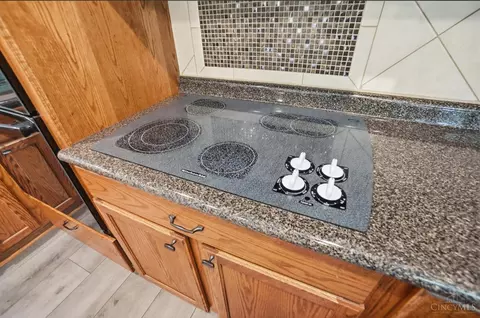 Kitchen - 475 Craig Rd, Cincinnati, OH 45244 photo 5 of 9