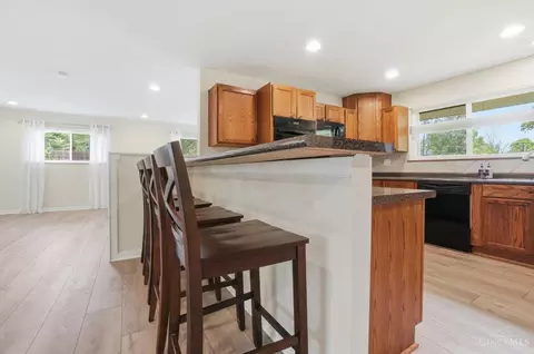 Kitchen - 475 Craig Rd, Cincinnati, OH 45244 photo 9 of 9