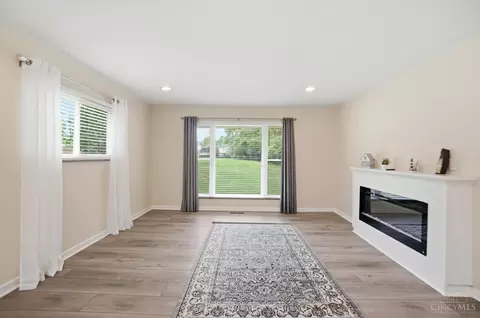 Living - 475 Craig Rd, Cincinnati, OH 45244 photo 4 of 8