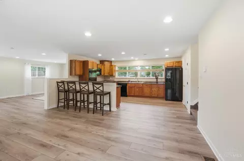 Kitchen - 475 Craig Rd, Cincinnati, OH 45244 photo 1 of 9