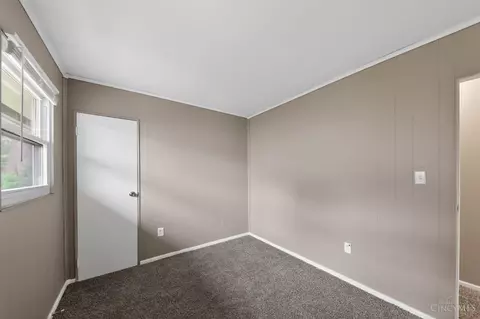 Bedroom - 2584 Wenning Rd, Cincinnati, OH 45231 photo 3 of 5
