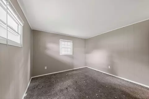 Bedroom - 2584 Wenning Rd, Cincinnati, OH 45231 photo 2 of 5