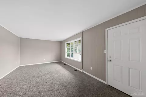 Living - 2584 Wenning Rd, Cincinnati, OH 45231 photo 1 of 3
