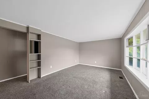 Living - 2584 Wenning Rd, Cincinnati, OH 45231 photo 3 of 3