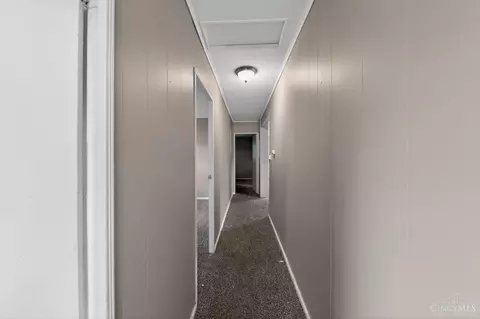 Entry Way - 2584 Wenning Rd, Cincinnati, OH 45231 photo 4 of 4