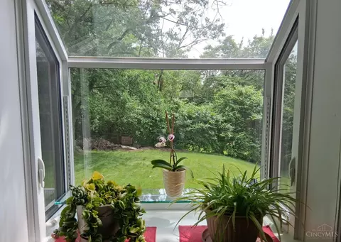5949 Lawrence Rd, Cincinnati, OH 45248
