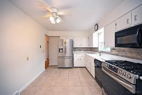Kitchen - 4615 Largo Dr, Cincinnati, OH 45236 photo 2 of 3