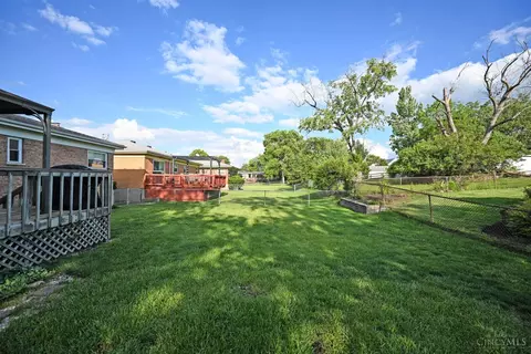 Exterior - 4615 Largo Dr, Cincinnati, OH 45236 photo 3 of 4