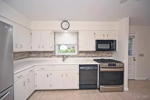 Kitchen - 4615 Largo Dr, Cincinnati, OH 45236 photo 3 of 3