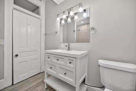Bath - 964 Windsor St, Cincinnati, OH 45206 photo 4 of 6