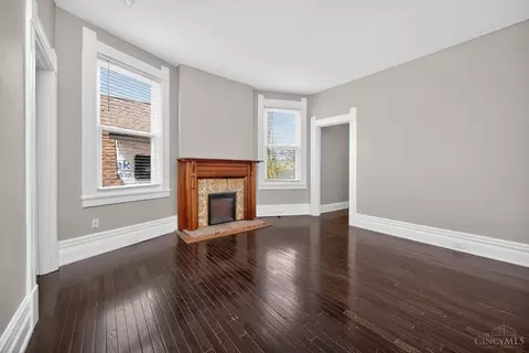 Living - 964 Windsor St, Cincinnati, OH 45206 photo 5 of 13