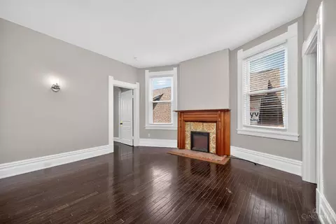 Living - 964 Windsor St, Cincinnati, OH 45206 photo 6 of 13