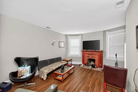 Living - 964 Windsor St, Cincinnati, OH 45206 photo 12 of 13