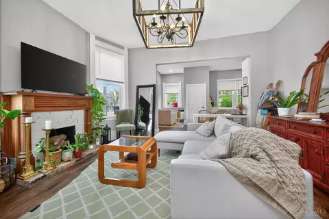 Living - 964 Windsor St, Cincinnati, OH 45206 photo 2 of 13