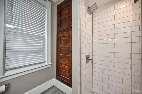 Bath - 964 Windsor St, Cincinnati, OH 45206 photo 5 of 6