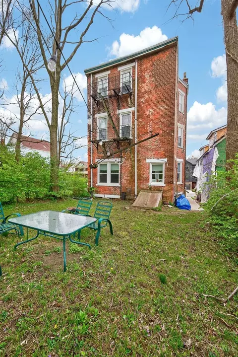 Exterior - 964 Windsor St, Cincinnati, OH 45206 photo 5 of 6