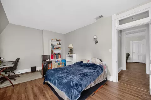 Bedroom - 964 Windsor St, Cincinnati, OH 45206 photo 6 of 7