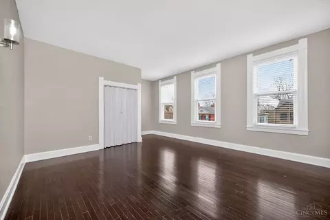 Living - 964 Windsor St, Cincinnati, OH 45206 photo 9 of 13