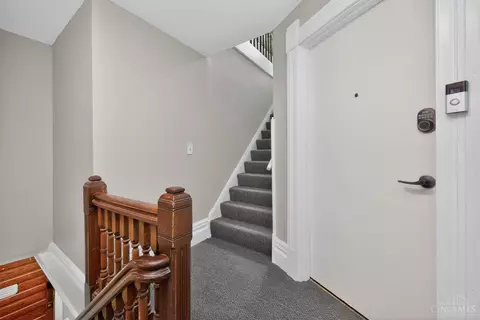 Entry Way - 964 Windsor St, Cincinnati, OH 45206 photo 2 of 4