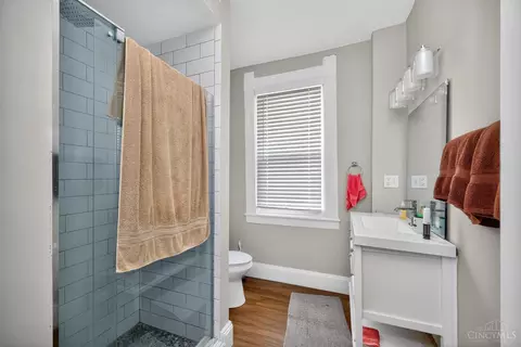 Bath - 964 Windsor St, Cincinnati, OH 45206 photo 6 of 6
