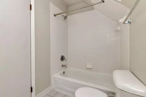 Bath - 2364 Gladstone Ave, Cincinnati, OH 45202 photo 4 of 4