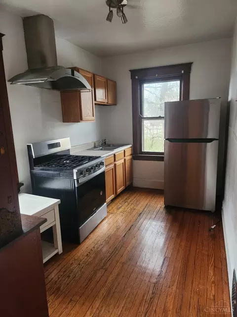 Kitchen - 3260 Glendora Ave, Cincinnati, OH 45220 photo 1 of 1