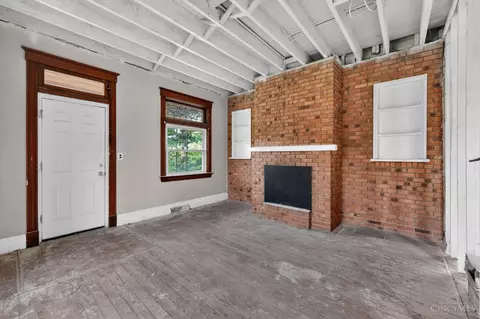 Living - 1441 Marlowe Ave, Cincinnati, OH 45224 photo 3 of 3