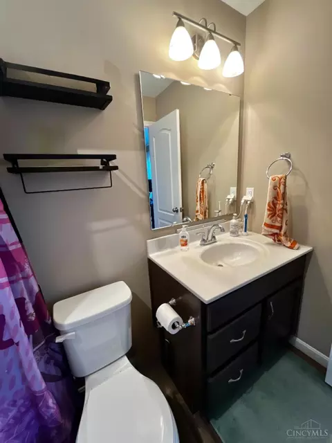 Bath - 5724 Victoria Rd, Mason, OH 45040 photo 4 of 4