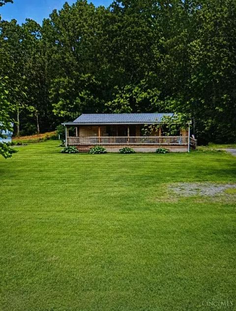 6976 Hill Rd, Hillsboro, OH 45133