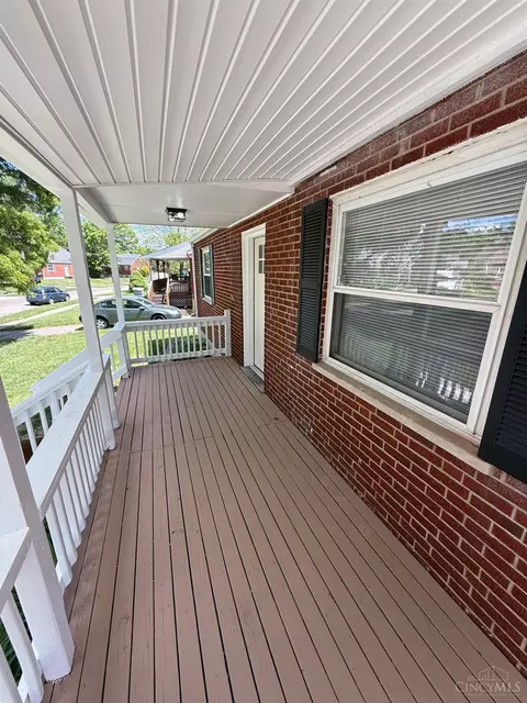 Exterior - 1175 Madeleine Cir, Cincinnati, OH 45231 photo 4 of 8