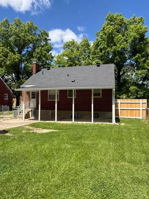 Exterior - 1175 Madeleine Cir, Cincinnati, OH 45231 photo 6 of 8