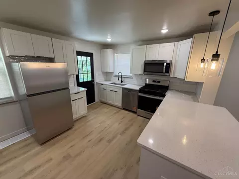 Kitchen - 1175 Madeleine Cir, Cincinnati, OH 45231 photo 3 of 4