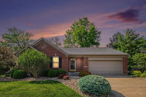 1540 Thornberry Rd, Amelia, OH 45102