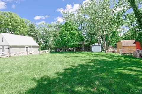 Exterior - 5987 Beechtop Dr, Cincinnati, OH 45233 photo 6 of 8