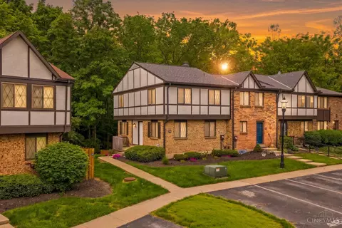 449 Dartmouth Cir, Cincinnati, OH 45244