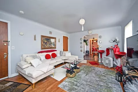 Living - 6046 Budmar Ave, Cincinnati, OH 45224 photo 2 of 8