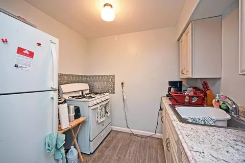 Kitchen - 6046 Budmar Ave, Cincinnati, OH 45224 photo 5 of 9