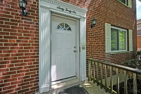 Entry Way - 6046 Budmar Ave, Cincinnati, OH 45224 photo 1 of 3