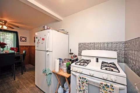 Kitchen - 6046 Budmar Ave, Cincinnati, OH 45224 photo 7 of 9