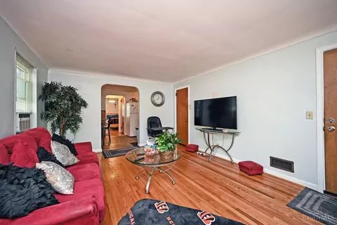 Living - 6046 Budmar Ave, Cincinnati, OH 45224 photo 5 of 8
