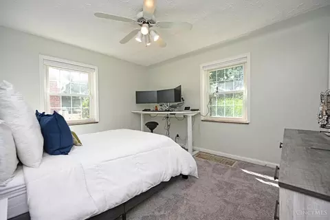 Bedroom - 3301 Maplecrest Pl, Cincinnati, OH 45209 photo 1 of 2