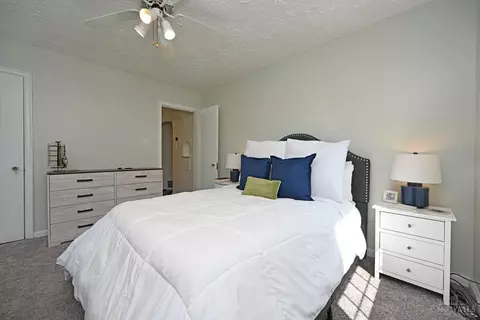 Bedroom - 3301 Maplecrest Pl, Cincinnati, OH 45209 photo 2 of 2